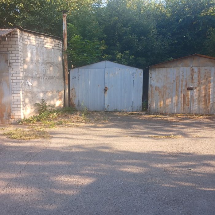 Продам металлический гараж в хорошем месте (район Иванова) Шевч район
