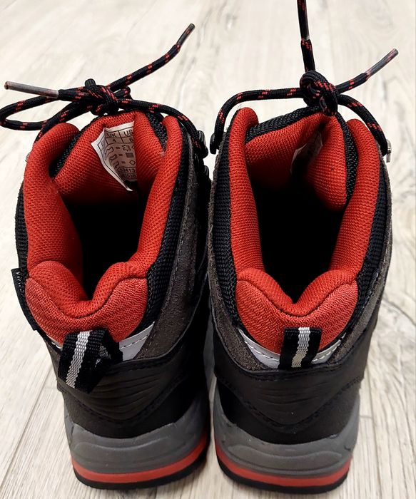 Зимние трекинговые ботинки, кроссовки, сапоги.