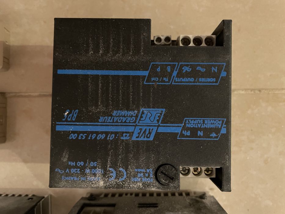 Relés de dimar lampadas +ou ~ brilho