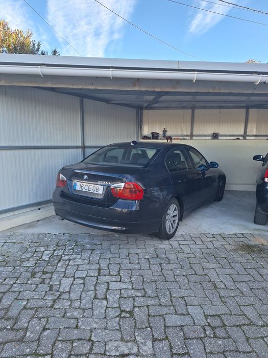 BMW 320d E90 (M47) – Azul – Bancos em Pele – Selo Antigo -