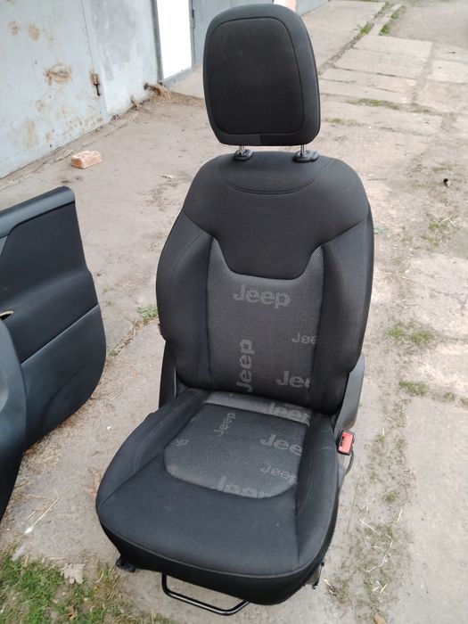 Салон, сиденья Jeep Renegade