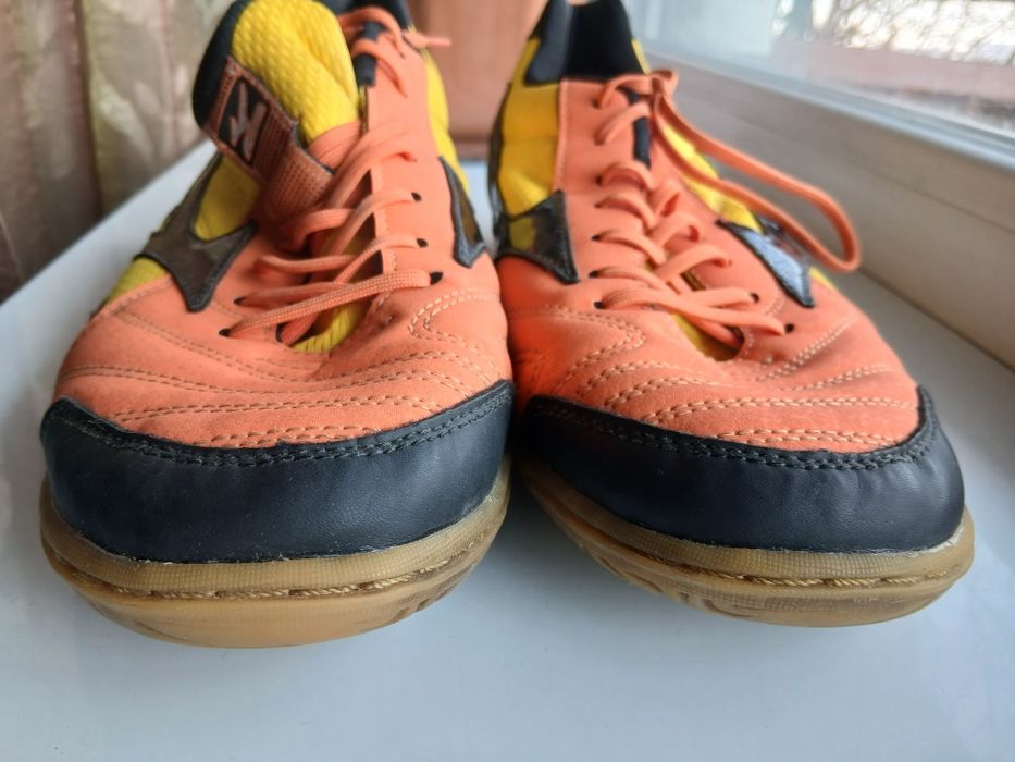 Футзалки Mizuno  eu43.