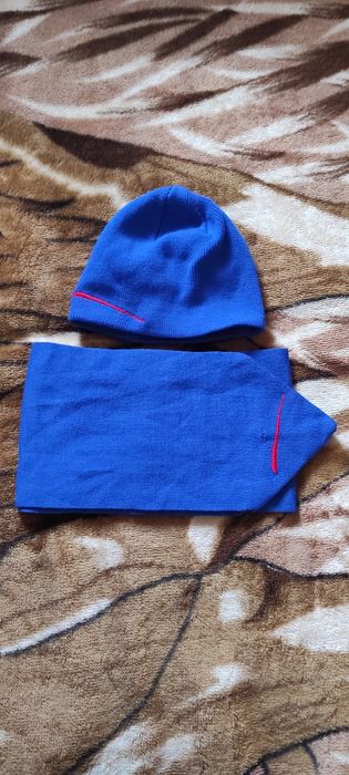 шапка демисезонная с шарфом для мальчика