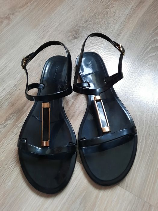 Sandałki gumowe rozm. 39