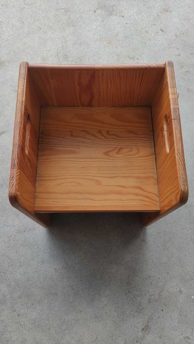 Cadeiras cubo Montessori em madeira