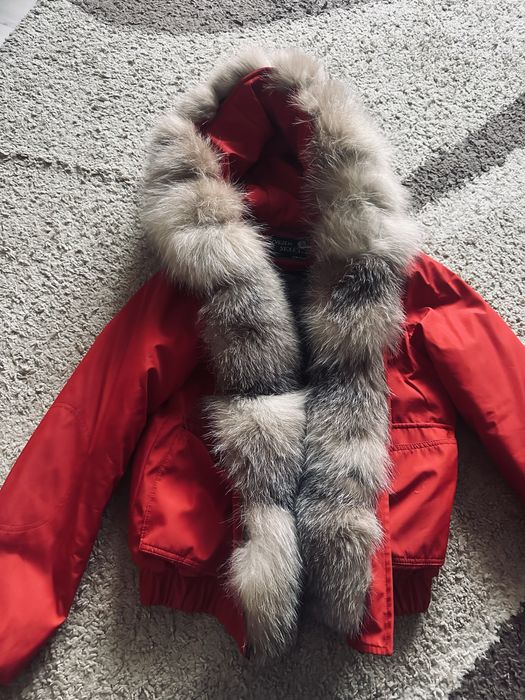 Женский бомбер.с натуральным мехом.