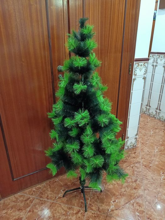 Árvore de Natal enfeites casa quarto apartamento vivenda escritório.