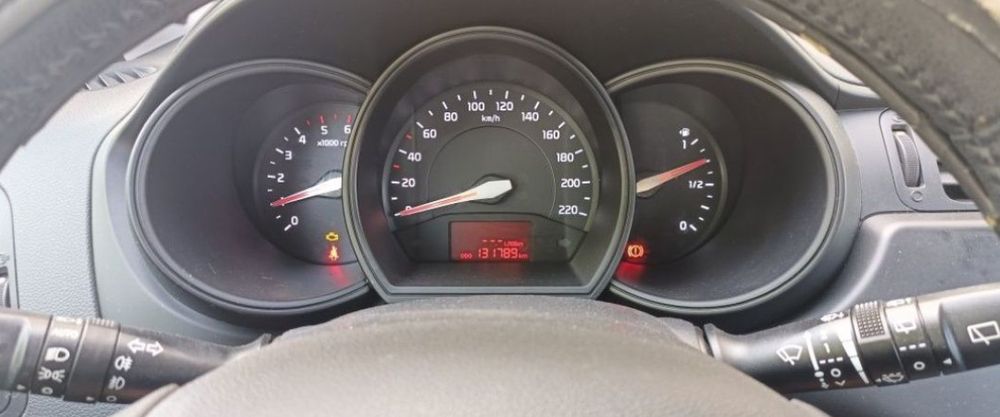 Kia Rio 2011/ 11 // motor impecável, poucos km