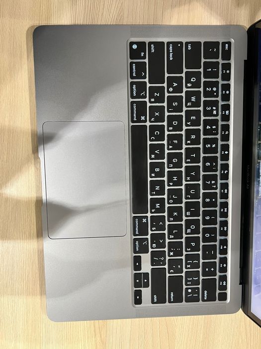 MacBook Air M1 8/256Гб