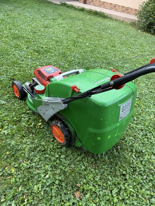 Газонокосилка бензинова