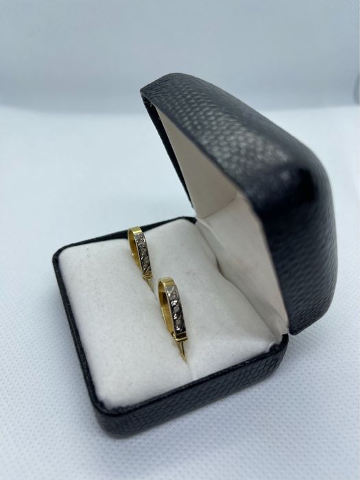 * Brincos em ouro 18 quilates com diamantes *