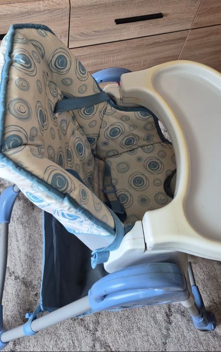 Годувальний столик