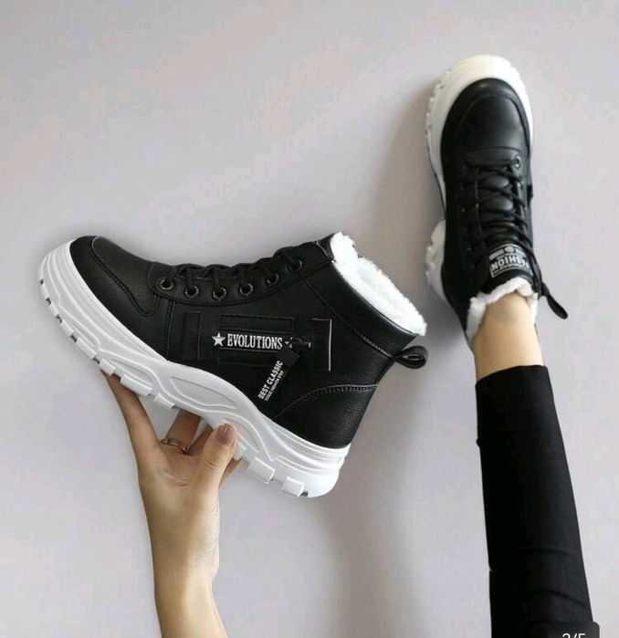 Czarne damskie  buty śniieżne 37.