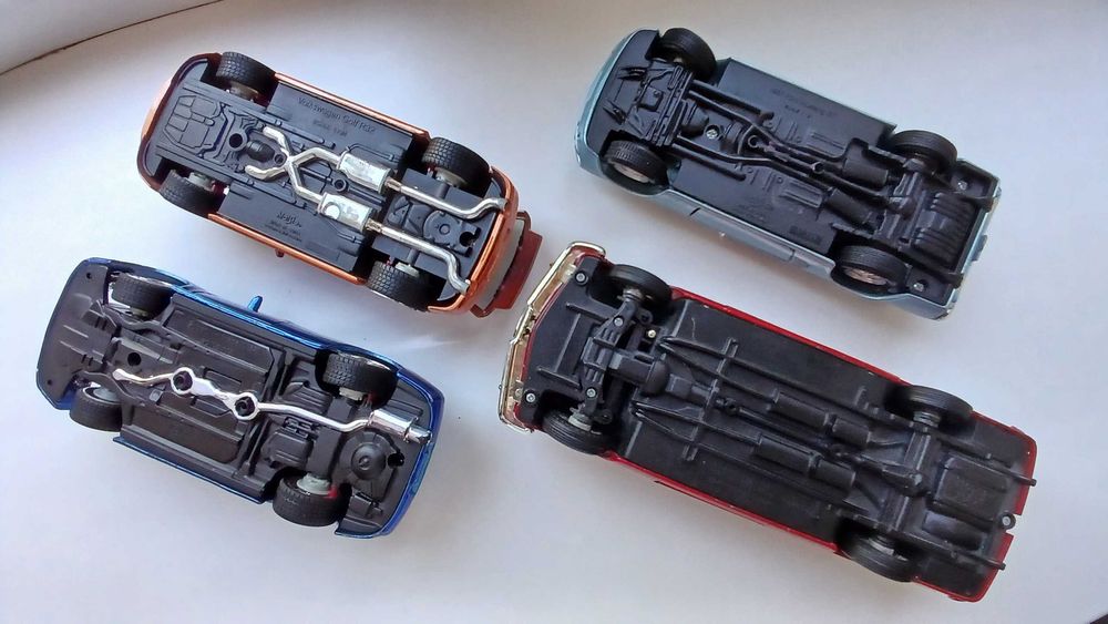Колекційні моделі машинок 1:24 Maisto Welly