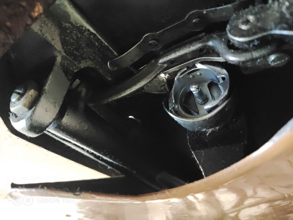 Máquina de costura SINGER.