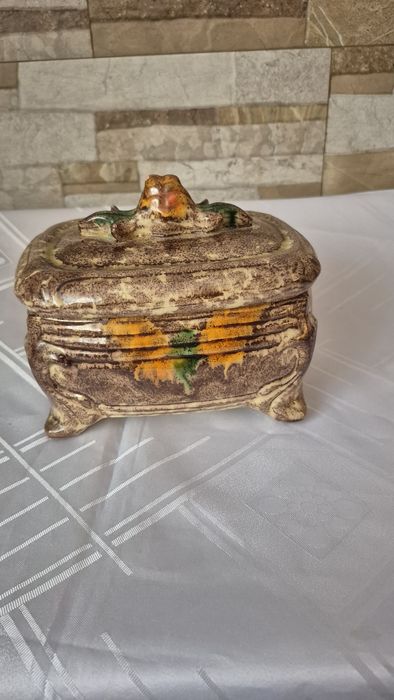 Zabytkowa ceramiczna szkatułka,bombonierka Jasba Keramik.