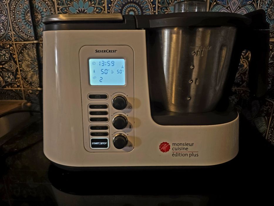 Robot cozinha = " Bimby "