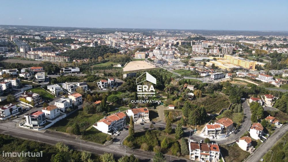 Lote de terreno localizado em Leiria