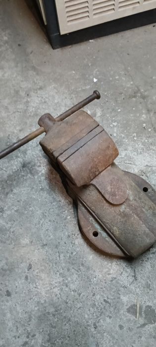 Тиски слесарные СССР