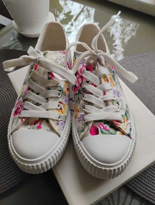 Trampki letnie damski rozm. 36-37 nowe