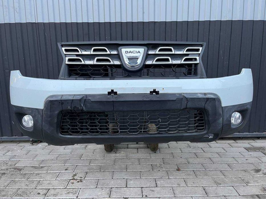 Бампер Передній Dacia Duster 1 (2009-2018)