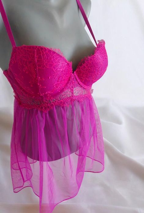 Markowa piekna elegancka koszulka nocna Victoria's Secret r 34C 70C / 75B push up biustonosz