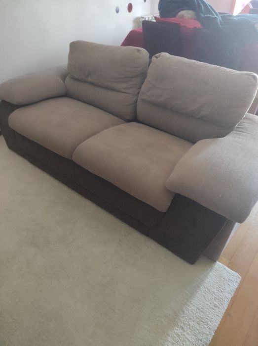 Sofá de dois lugares