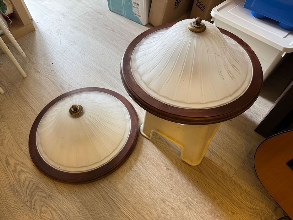 Conjunto 2 candeeiros de teto em vidro e madeira (plafons)