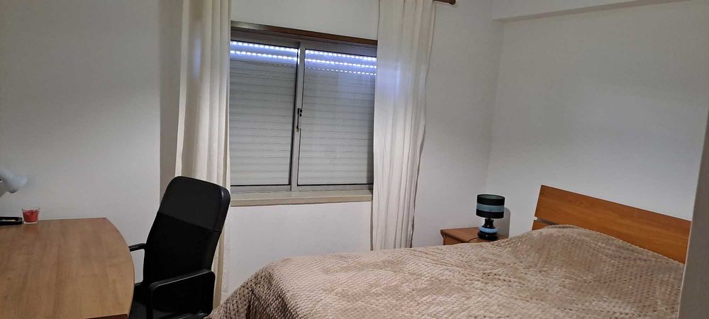 Arrendamento de 3 quartos para estudantes em Coimbra
