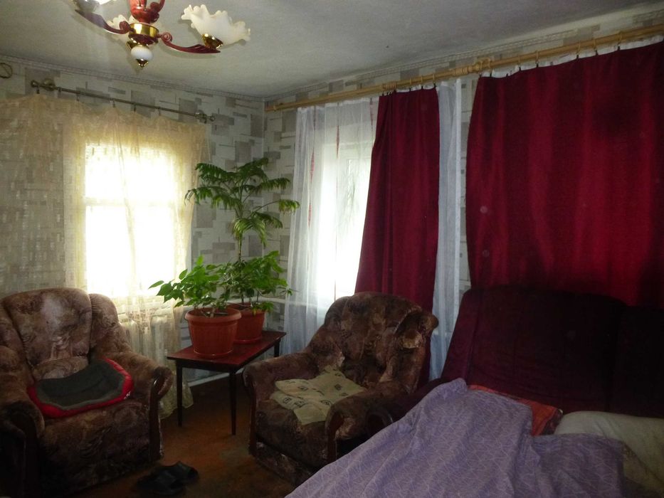 Терміново продам будинок в центрі Змііва