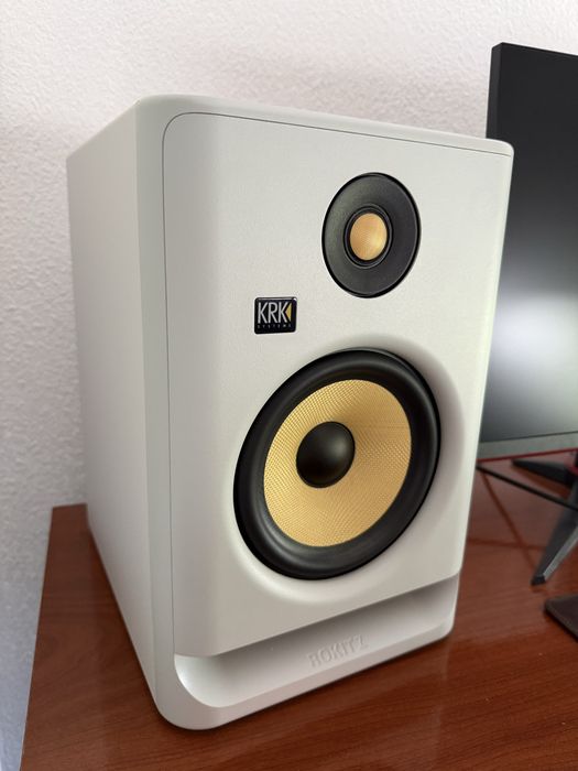 KRK Rokit 7 g4 white Colunas (2) + cabo