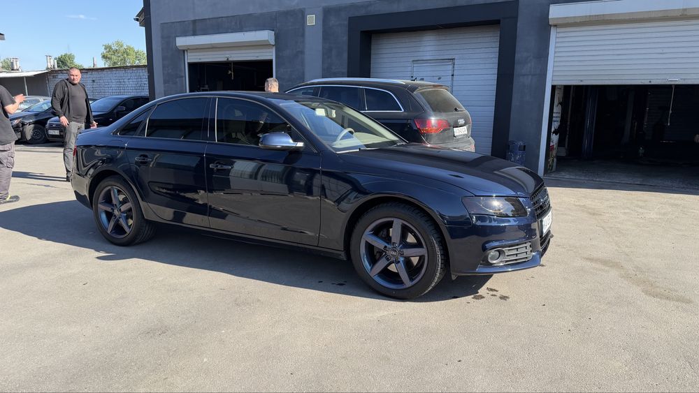 Ауді А4B8 Quattro Premium