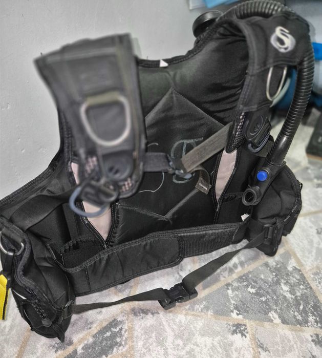 Для  акваланга,дайвинга, подводной охоты, Компенсатор плавучести.