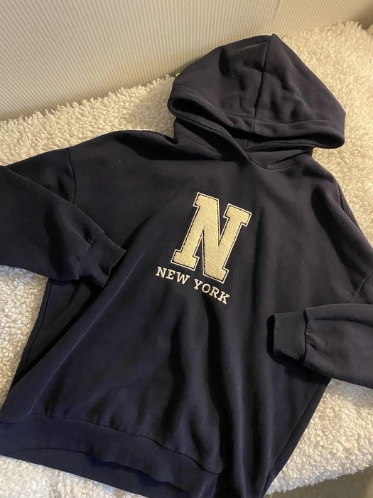 Granatowa bluza z haftem „new york” reserved r.S