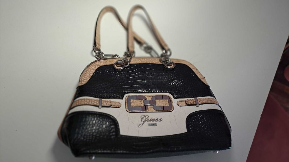 Mala da marca Guess