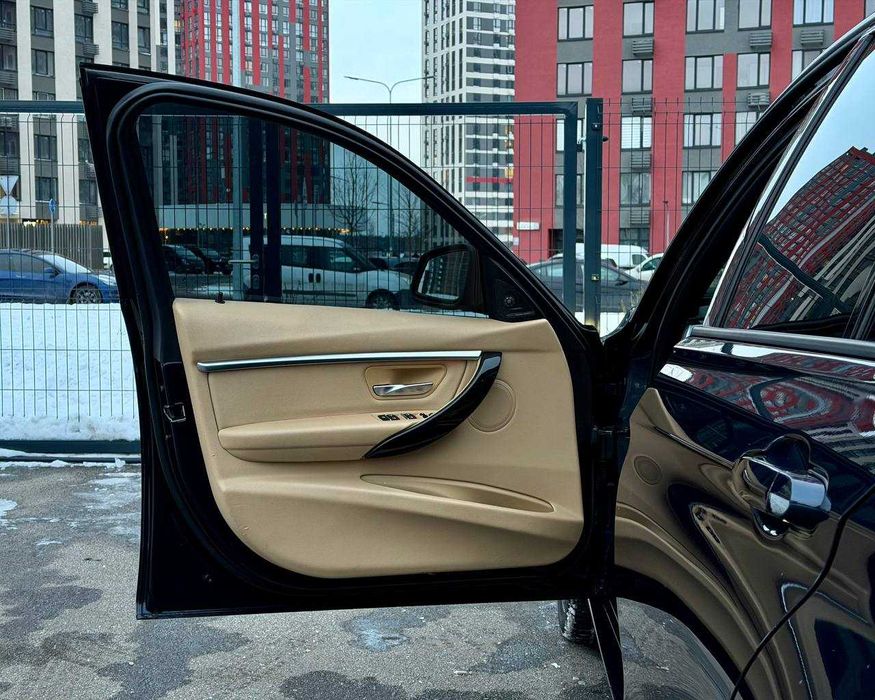 Продаж гарного BMW 328i