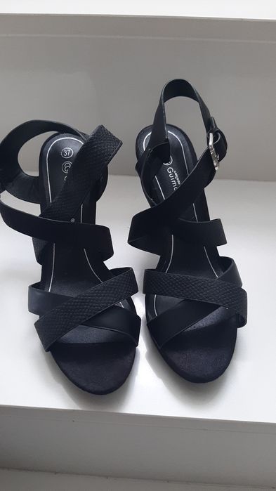 Sandalias pretas