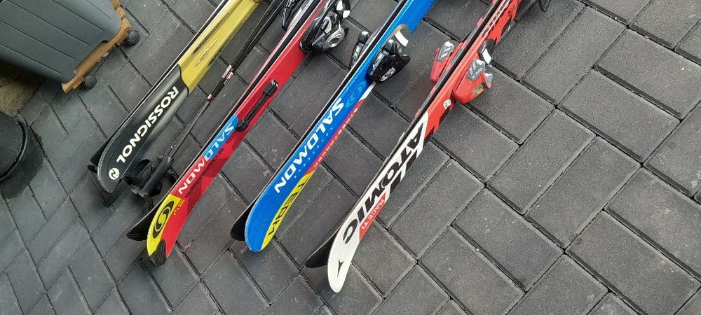 Narty 4 kpl. Atomic, 2×Salmon, Rossignol