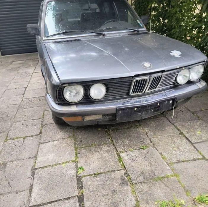 BMW e28 524td wszystkie części 1985 Grecja Delphingrau m21d24