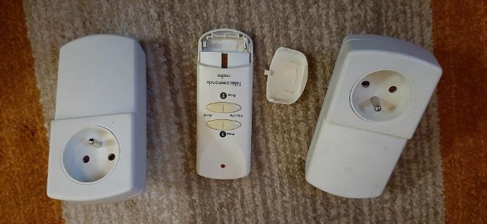 3 tomadas eléctricas com comando