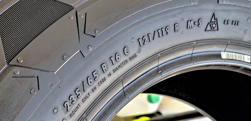 1x 235/65R16C Continental VanContactWinter 121/119R 3 lata gwar. 480zł