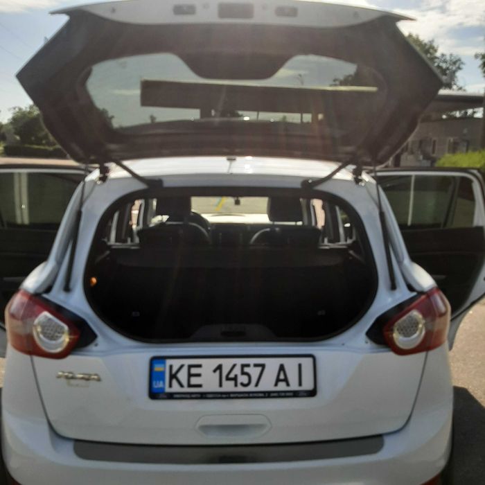 Автомобіль Форд Куга