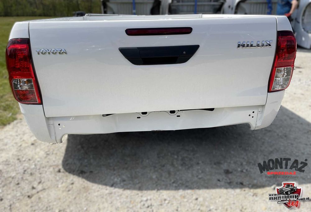 Burta Klapa bagażnika Paki  - Toyota Hilux 2015+