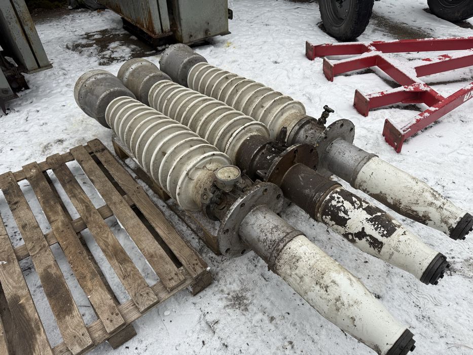 Продам изолятор новые