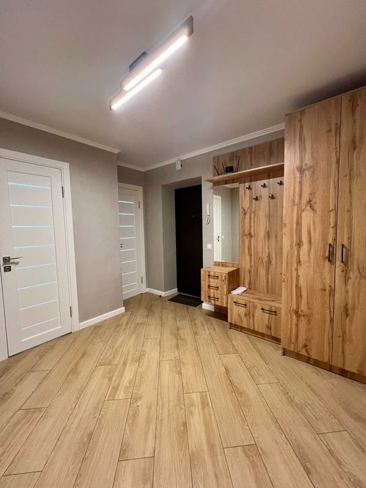 Гарна! 2 КІМНАТНА квартира з сучасним ремонтом, біля Обласної Лікарні