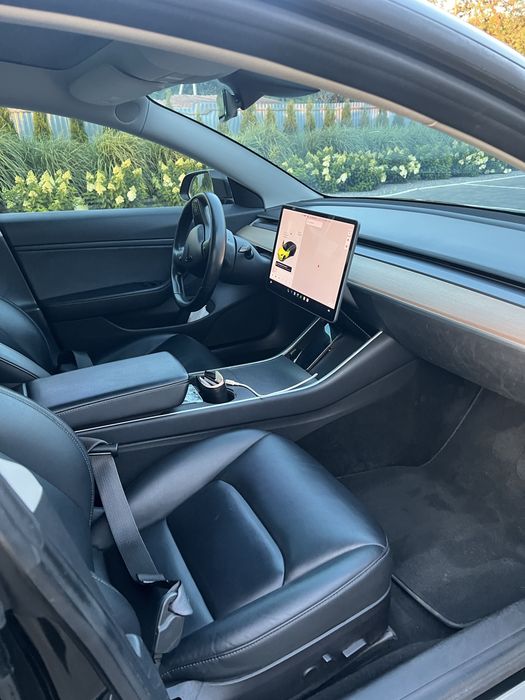продам  tesla  3