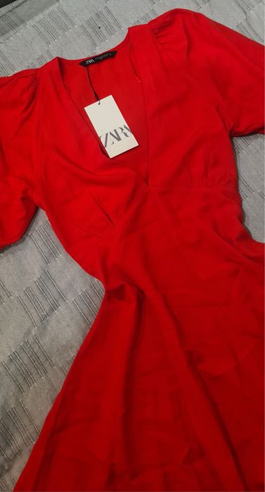 Czerwona sukienka z wiskozy i lnu