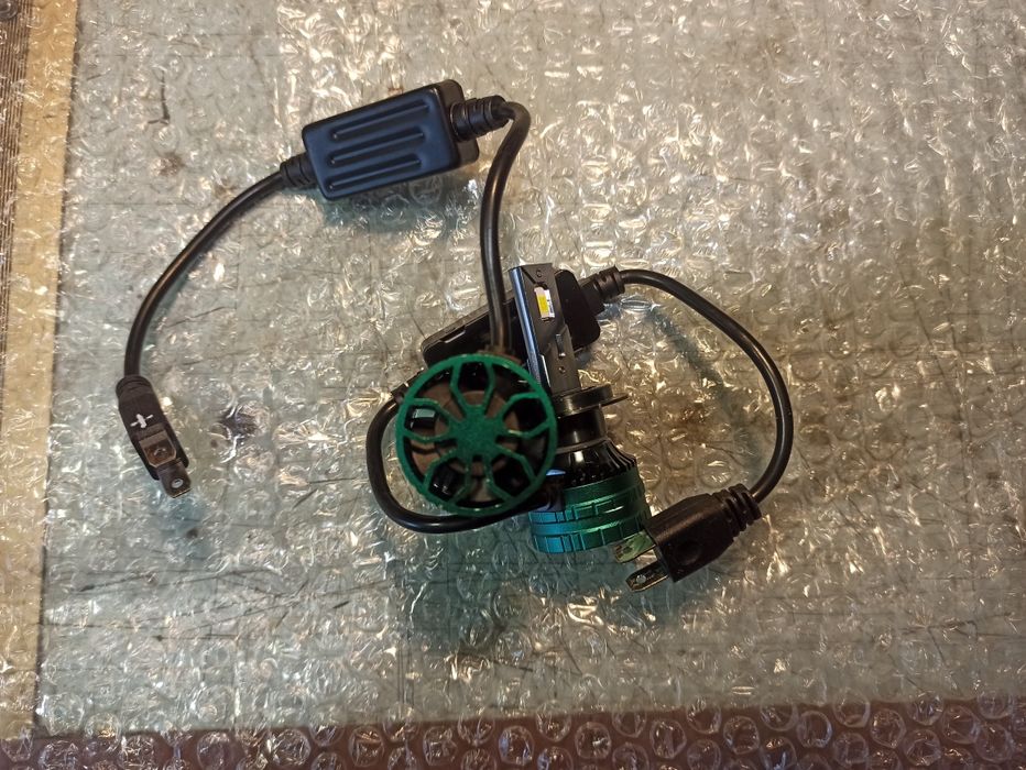 Продам лед лампи Н7