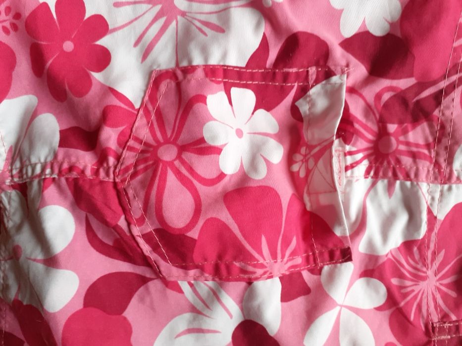 Shorts de praia rosa