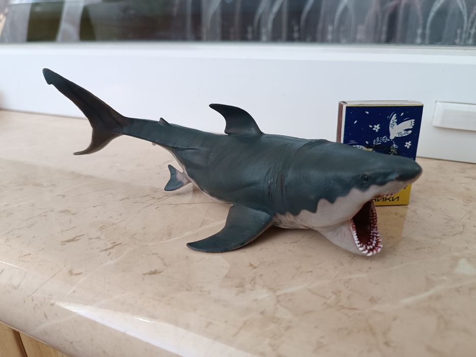 Фигурка акула мегалодон